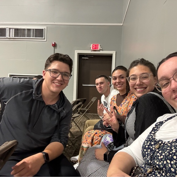 Meet your Posher, Madison - Picture 16 of 16